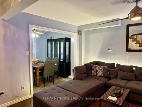 Photo 13 at 4 Shepmore Terrace, Malvern, Toronto