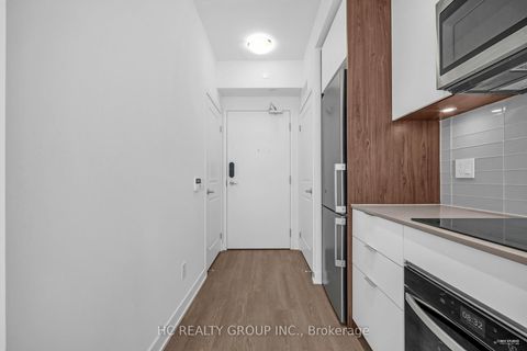 Photo 6 at 823 - 543 Richmond Street W, Waterfront Communities C1, Toronto