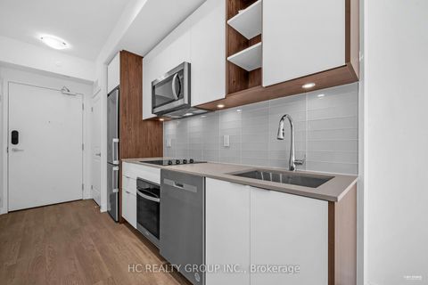 Photo 7 at 823 - 543 Richmond Street W, Waterfront Communities C1, Toronto