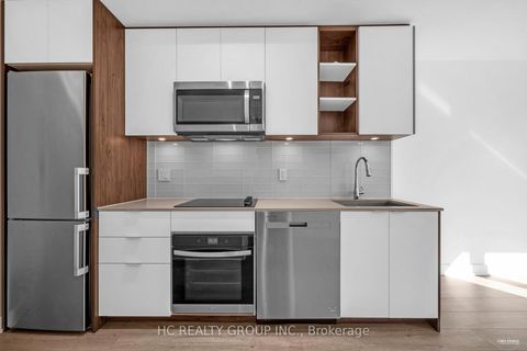 Photo 8 at 823 - 543 Richmond Street W, Waterfront Communities C1, Toronto