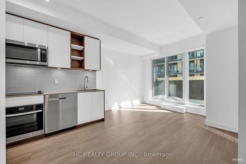 Photo 9 at 823 - 543 Richmond Street W, Waterfront Communities C1, Toronto