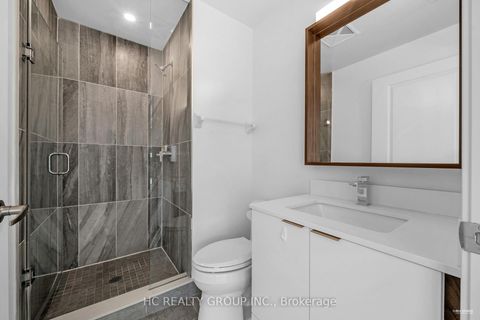 Photo 13 at 823 - 543 Richmond Street W, Waterfront Communities C1, Toronto