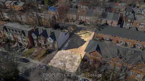 Photo 1 at 238 Berkeley Street, Moss Park, Toronto