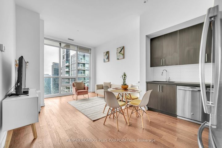 Photo 4 at PH08 - 2212 Lake Shore Boulevard West Boulevard W, Mimico, Toronto