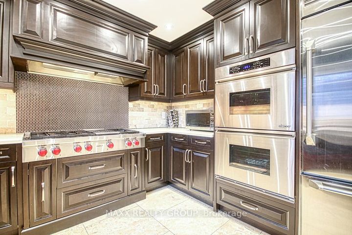Photo 18 at 3650 Baird Court, Erin Mills, Mississauga