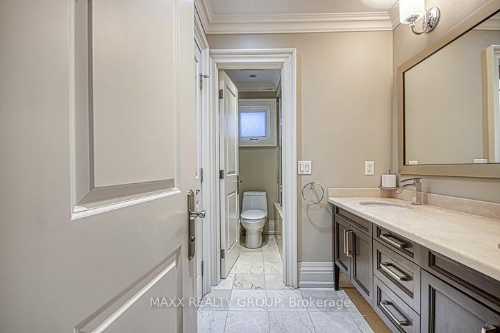 Photo 26 at 3650 Baird Court, Erin Mills, Mississauga