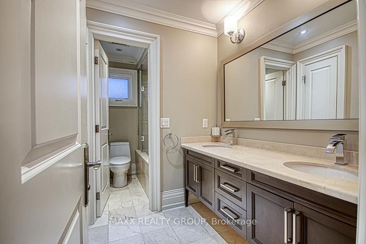 Photo 27 at 3650 Baird Court, Erin Mills, Mississauga