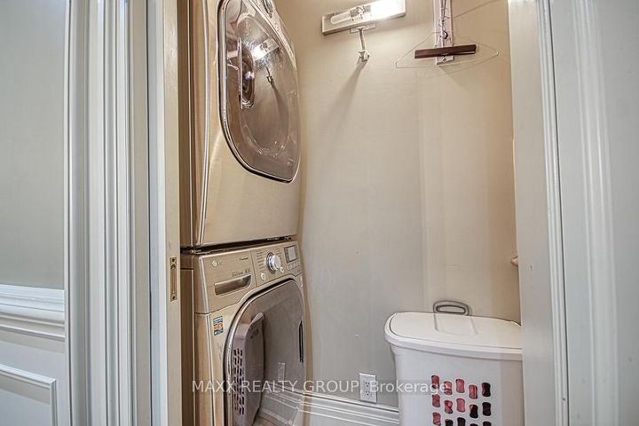 Photo 30 at 3650 Baird Court, Erin Mills, Mississauga