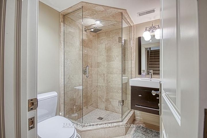 Photo 40 at 3650 Baird Court, Erin Mills, Mississauga