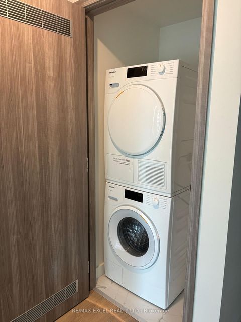 Photo 9 at 627 - 3 Concord Cityplace Way, Waterfront Communities C1, Toronto