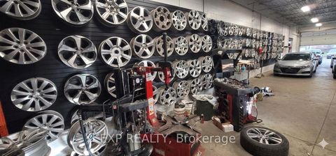 Photo 3 at 27 - 45 Brisbane Road, York University Heights, Toronto