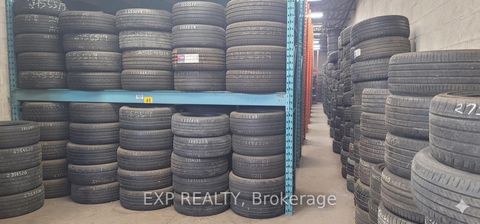 Photo 6 at 27 - 45 Brisbane Road, York University Heights, Toronto