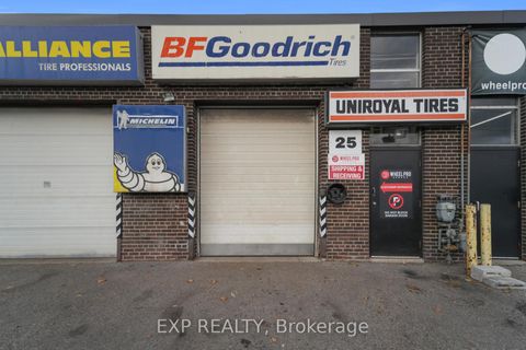 Photo 13 at 27 - 45 Brisbane Road, York University Heights, Toronto