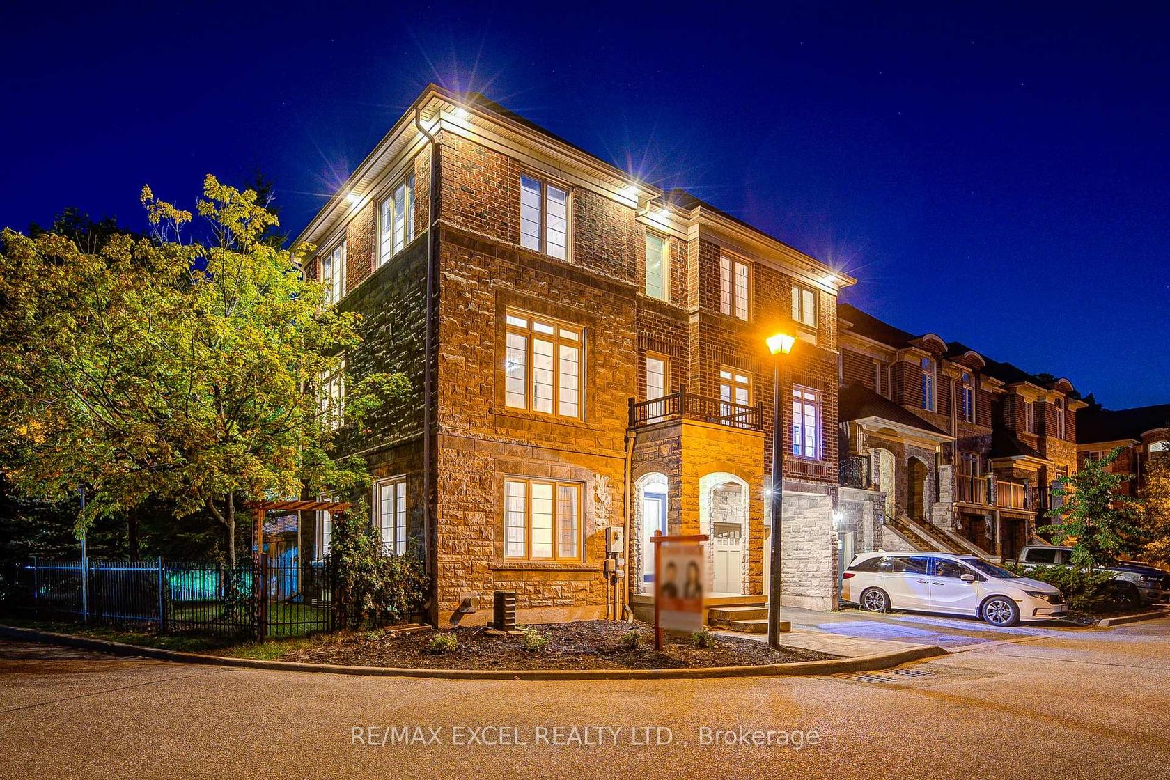 144 Chapman Court, Aurora Grove, Aurora by Loree Meneguzzi Real Estate 144 Chapman Court, Aurora Grove, Aurora