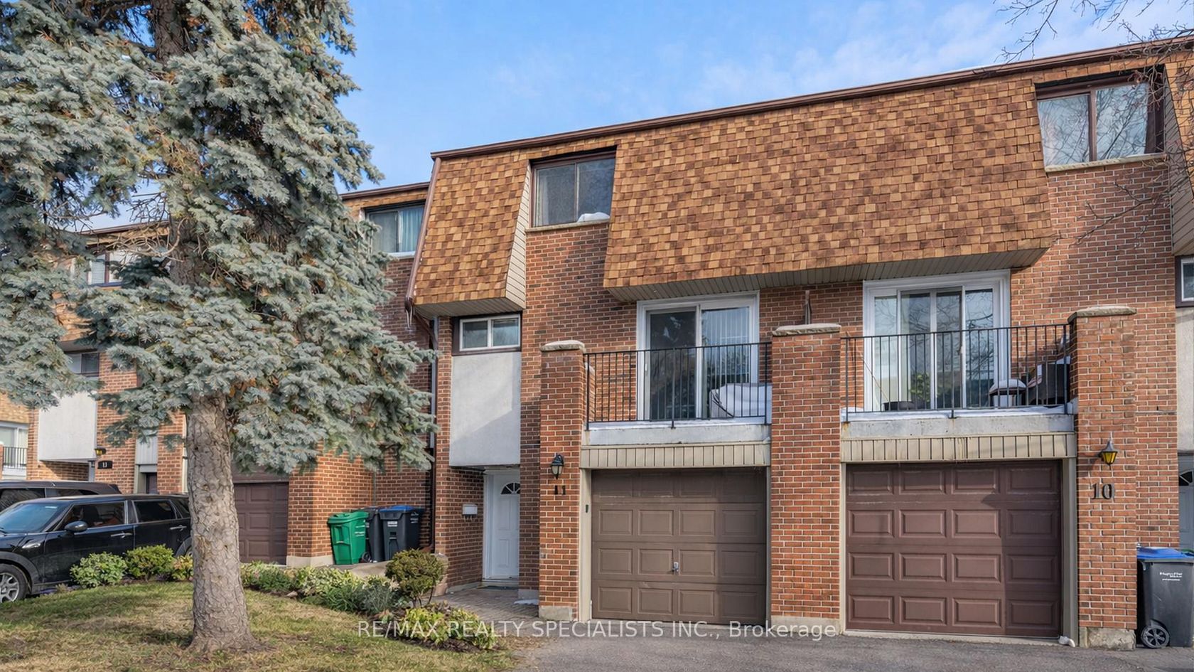 11 - 1051 Cedarglen Gate, Erindale, Mississauga 