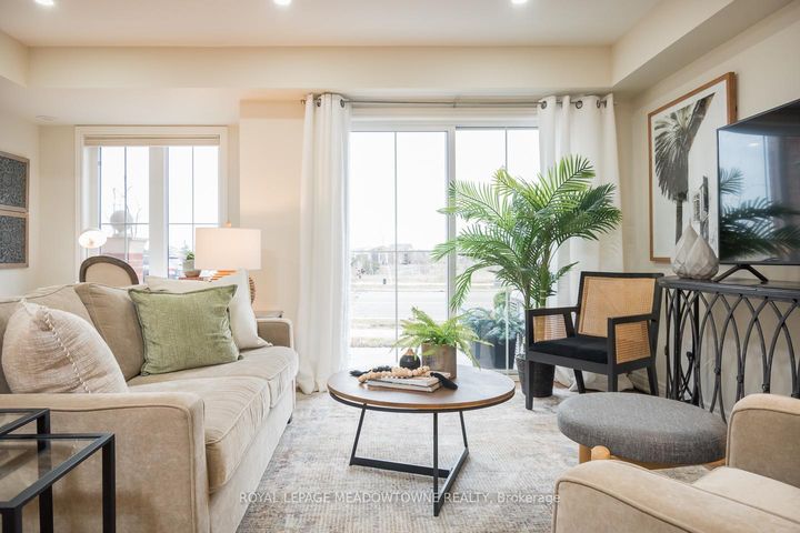 Photo 7 at 10 - 51 Hays Boulevard, RO River Oaks, Oakville