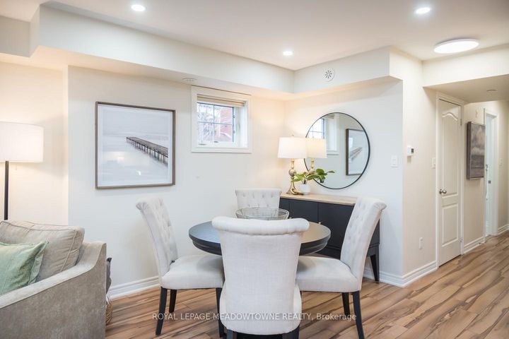 Photo 11 at 10 - 51 Hays Boulevard, RO River Oaks, Oakville