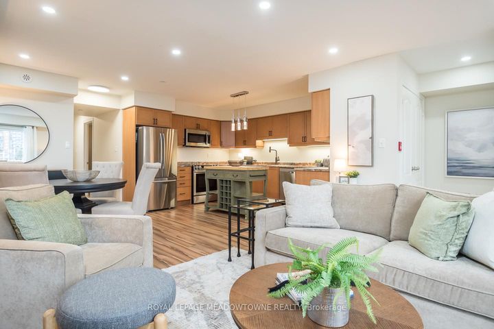 Photo 13 at 10 - 51 Hays Boulevard, RO River Oaks, Oakville