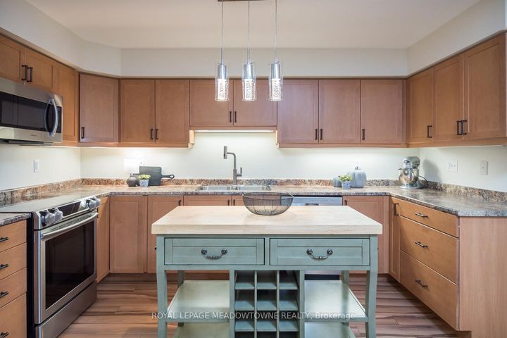 Photo 15 at 10 - 51 Hays Boulevard, RO River Oaks, Oakville