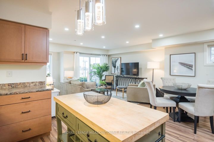 Photo 17 at 10 - 51 Hays Boulevard, RO River Oaks, Oakville