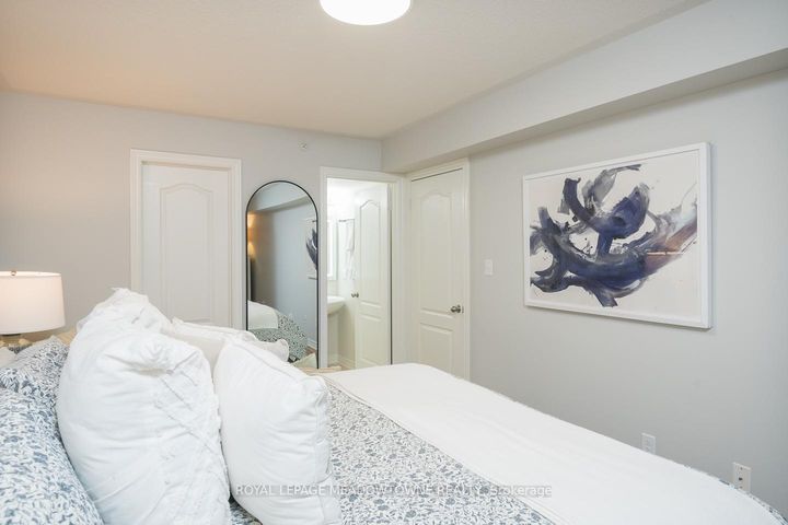 Photo 22 at 10 - 51 Hays Boulevard, RO River Oaks, Oakville