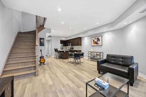 Photo 8 at 32 - 3905 Major MacKenzie Drive, Vellore Village, Vaughan