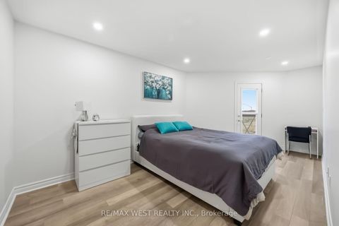 Photo 20 at 32 - 3905 Major MacKenzie Drive, Vellore Village, Vaughan