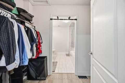 Photo 22 at 32 - 3905 Major MacKenzie Drive, Vellore Village, Vaughan