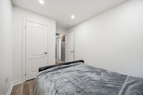 Photo 26 at 32 - 3905 Major MacKenzie Drive, Vellore Village, Vaughan