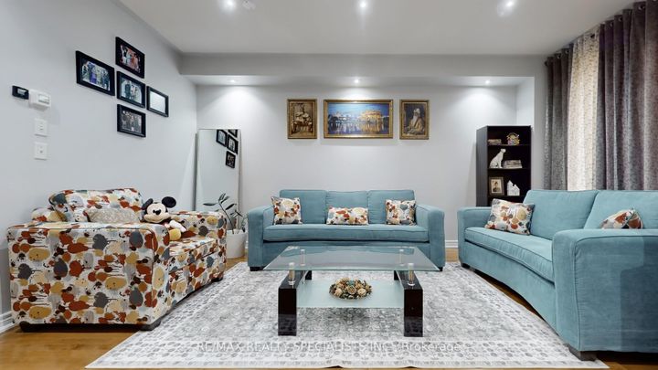 Photo 3 at 36 Totten Drive, Wellington, Brampton