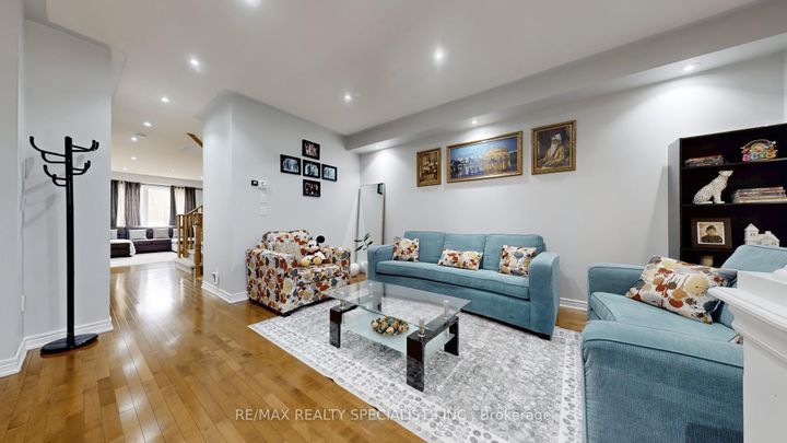 Photo 4 at 36 Totten Drive, Wellington, Brampton