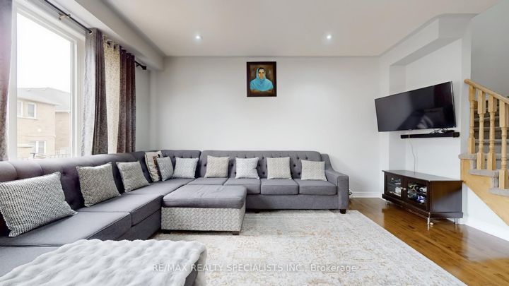 Photo 5 at 36 Totten Drive, Wellington, Brampton