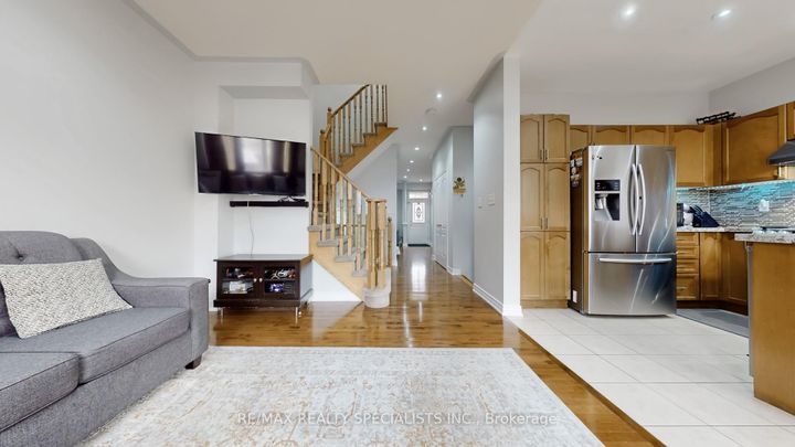 Photo 8 at 36 Totten Drive, Wellington, Brampton