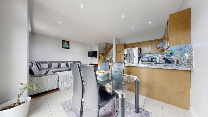 Photo 9 at 36 Totten Drive, Wellington, Brampton