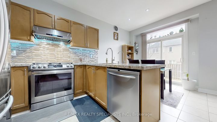 Photo 10 at 36 Totten Drive, Wellington, Brampton