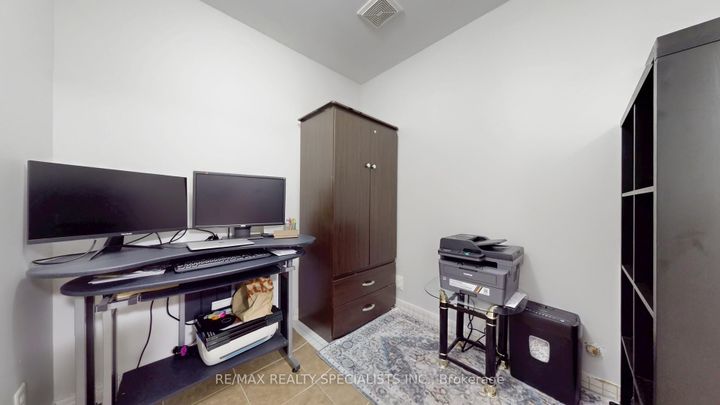 Photo 14 at 36 Totten Drive, Wellington, Brampton