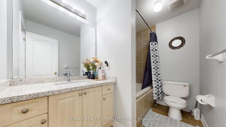 Photo 16 at 36 Totten Drive, Wellington, Brampton