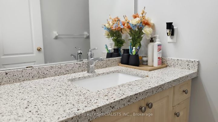 Photo 17 at 36 Totten Drive, Wellington, Brampton