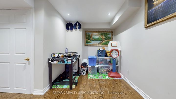 Photo 21 at 36 Totten Drive, Wellington, Brampton