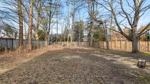 Photo 10 at 8 Lafayette Place, Bayview Glen, Markham