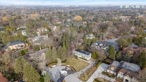 Photo 13 at 8 Lafayette Place, Bayview Glen, Markham
