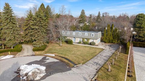 Photo 14 at 8 Lafayette Place, Bayview Glen, Markham