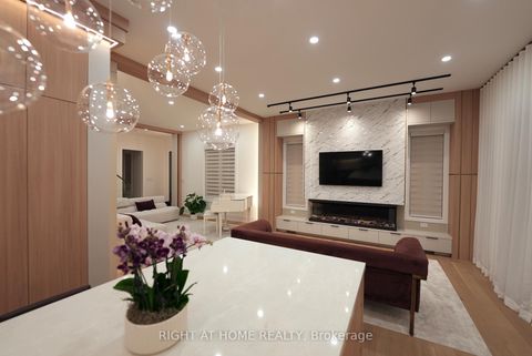 Photo 2 at 33 Thorndale Avenue, Kingsway South, Toronto