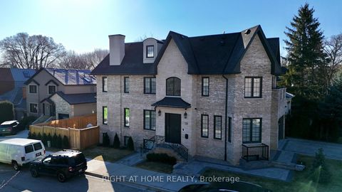 Photo 32 at 33 Thorndale Avenue, Kingsway South, Toronto