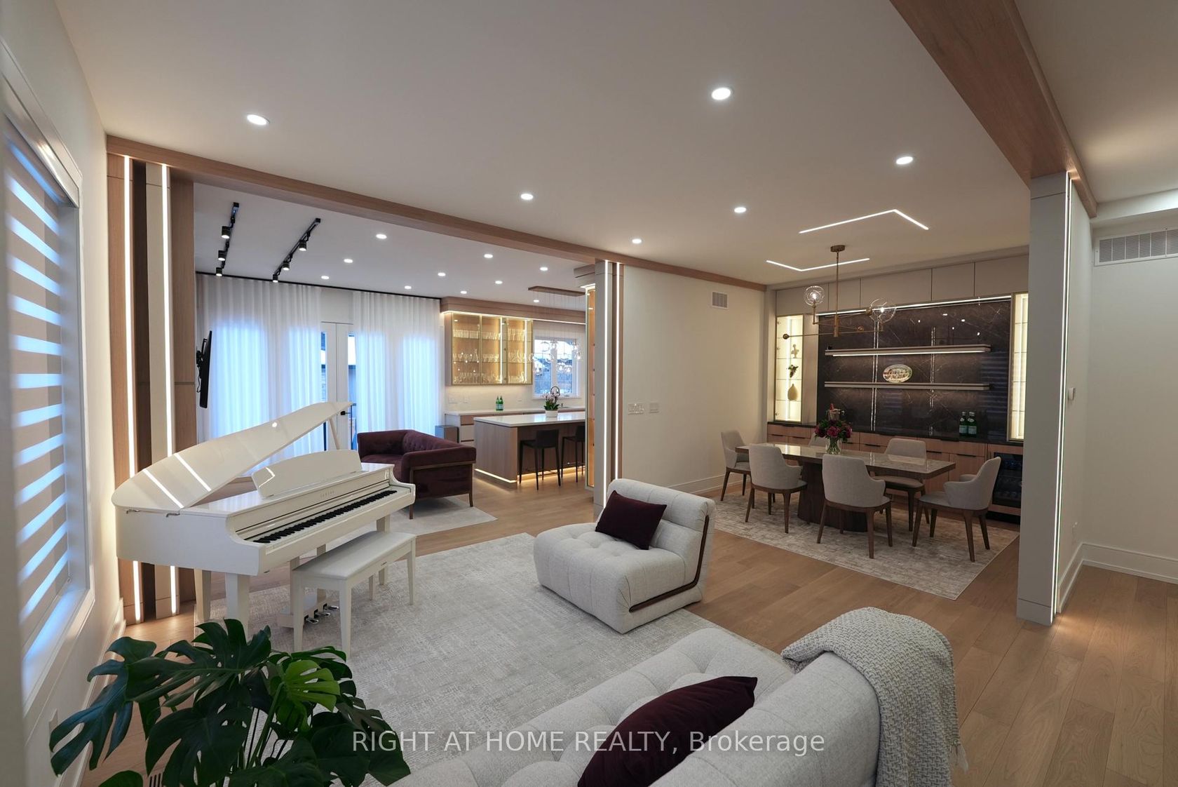 33 Thorndale Avenue, Kingsway South, Toronto 