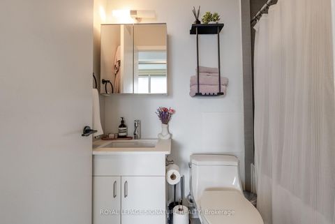 Photo 13 at 2503 - 426 University Avenue, University, Toronto