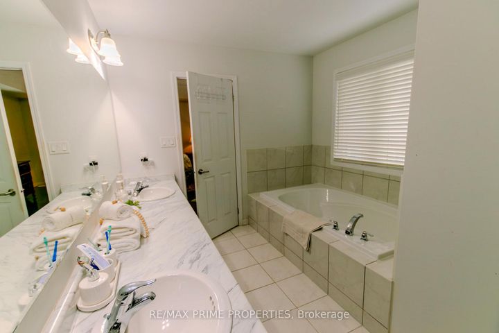 Photo 21 at 50 Gibbs Road, Northwest Brampton, Brampton