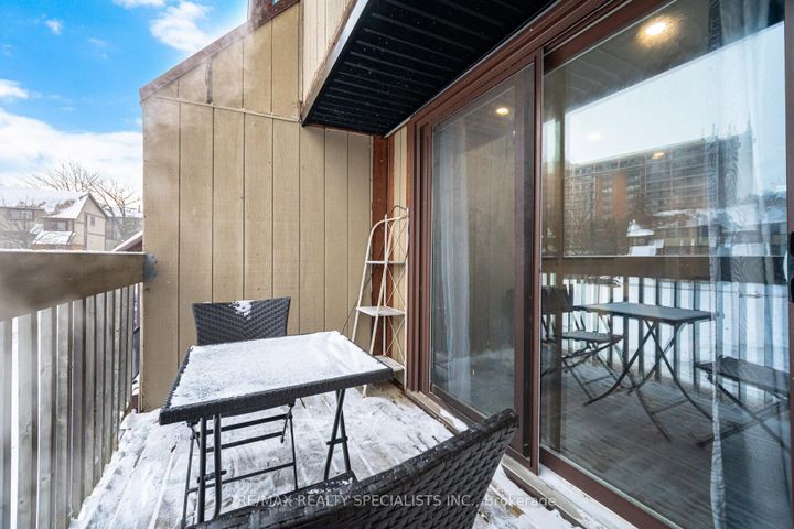 Photo 6 at 19 - 6780 Formentera Avenue, Meadowvale, Mississauga