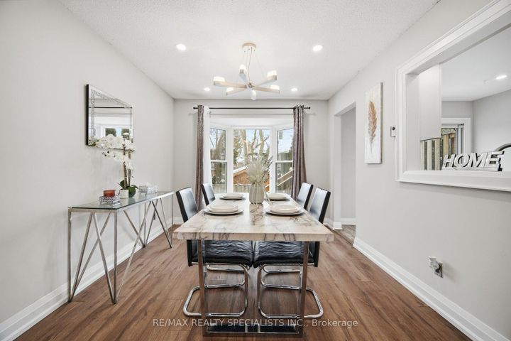 Photo 9 at 19 - 6780 Formentera Avenue, Meadowvale, Mississauga