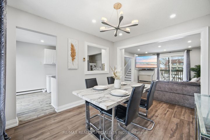 Photo 11 at 19 - 6780 Formentera Avenue, Meadowvale, Mississauga